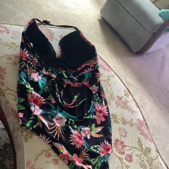Shade & Shore one piece swimsuit black floral 36C 10/12 NWOT ties back box 1,000 - Picture 15 of 16